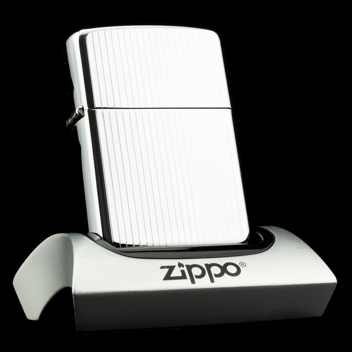 bat-lua-zippo-engine-tuned-1990-vi-soc-bong