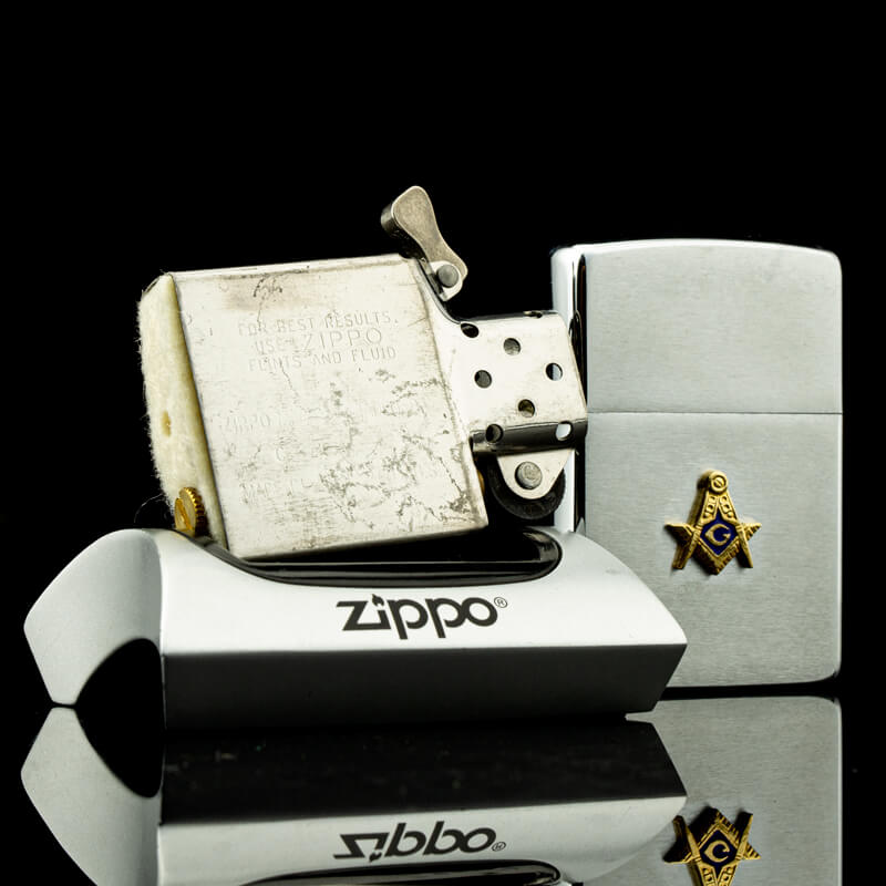 bat-lua-zippo-freemasonry-brushed-chrome-VI-1990-huy-hieu-hoi-tam-diem-rat-hiem-op-noi