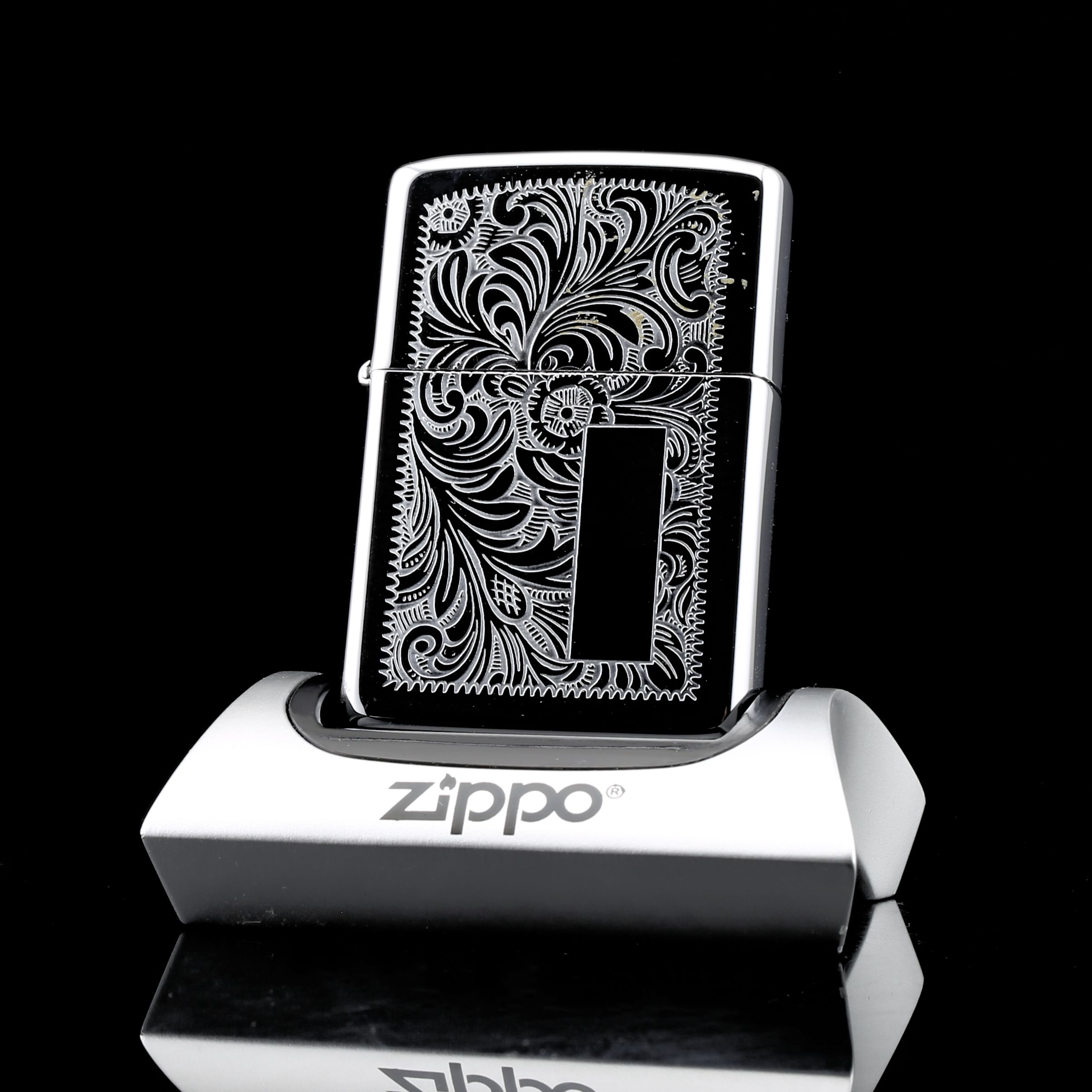 Zippo_Gach_Cheo_Venentian_1982-gia-tri-suu-tam-vuot-thoi-gian-sieu-hiem-cao-cap