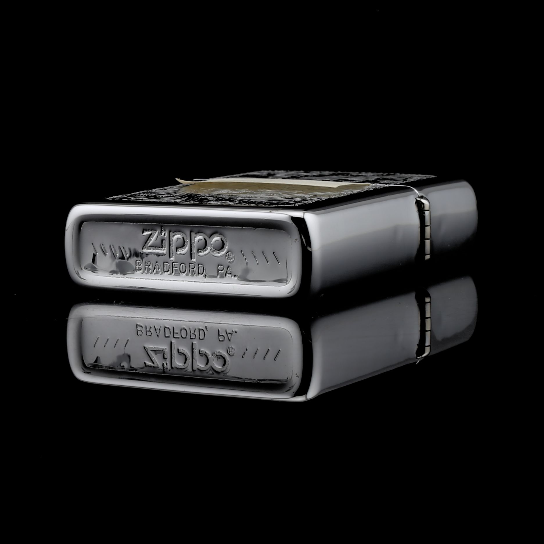 Zippo_Gach_Cheo_Venentian_1982-gia-tri-suu-tam-vuot-thoi-gian-sieu-hiem-hoa-van