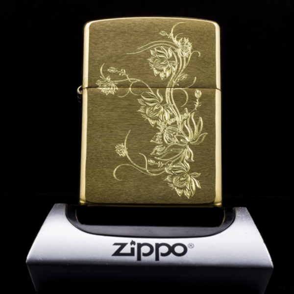 zippo-khac-cao-cap-phong-thuy-dam-sen-kim-sac-hang-chinh-hang