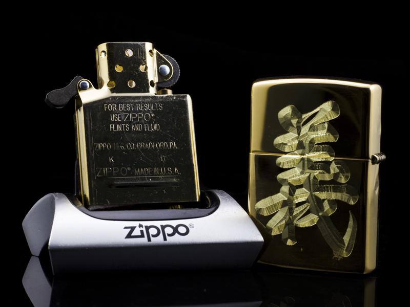 zippo-khac-cao-cap-2-mat-nghia-khi-quan-cong-hang-chinh-hang-usa-doc-dao