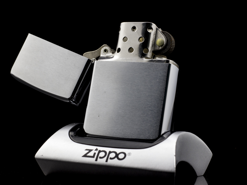 Zippo Cổ Brushed Chrome 1971 3 Gạch Thẳng-qua-tang-gia-tri