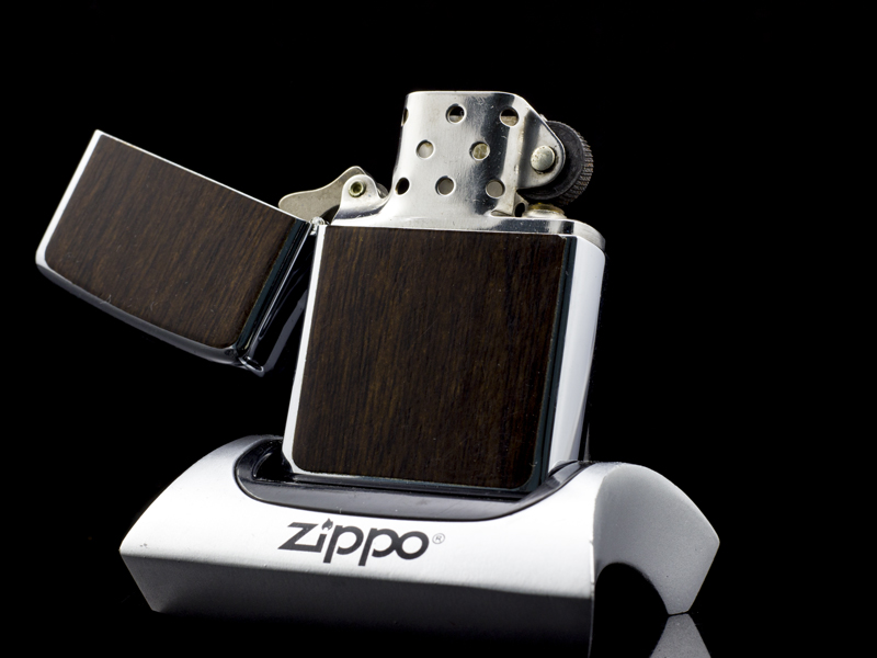 Zippo-co-vinyl-2-gach-1972-chinh-hang-cao-cap