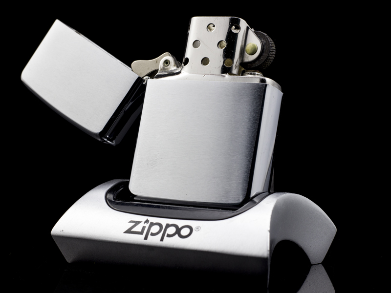 zippo-co-brushed-chrome-1960-6-cham-hang-chinh-hang-usa-uy-tin