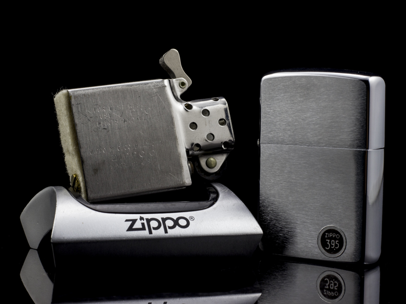 zippo-co-brushed-chrome-1970-4-gach-thang-chinh-hang-usa-doc-dao