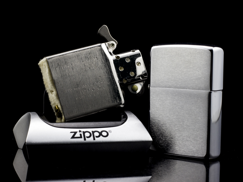 zippo-co-brushed-chrome-1979-5-gach-thang-hang-chinh-hang-usa-hoa-ky-us-my-tham-my-tinh-te-tinh-xao