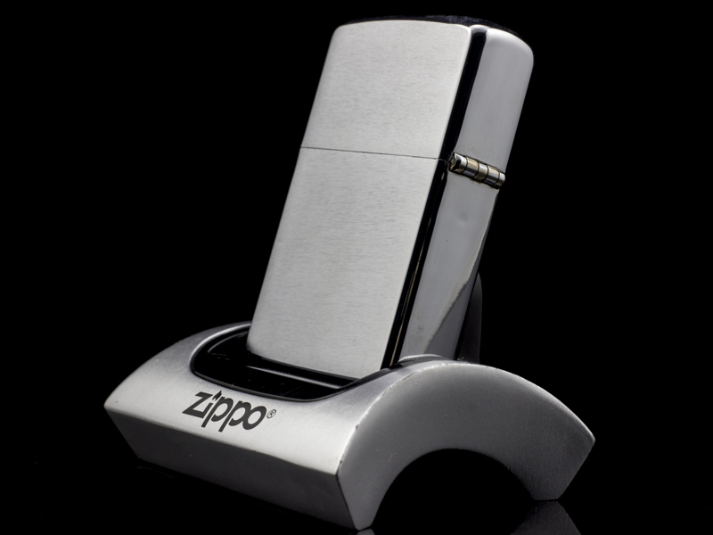 zippo-co-bruhsed-chrome-8-gach-1974-xach-tay