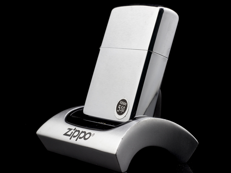 zippo-co-brushed-chrome-2-gach-1980-hiem