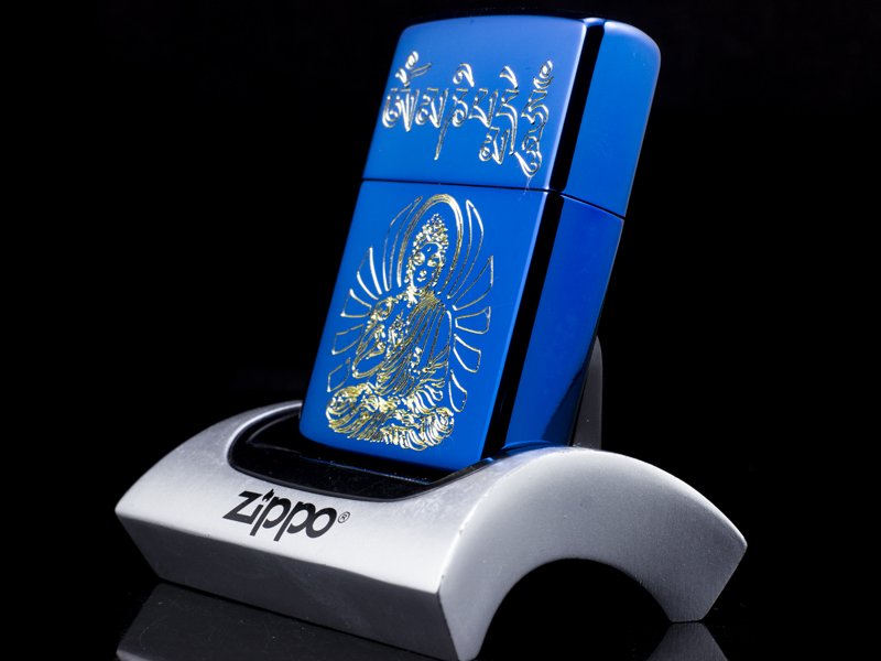 zippo-khac-cao-cap-phat-luc-tu-cham-ngon-phong-thuy-may-man-tinh-te-may-man