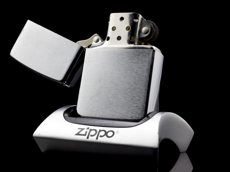 Zippo-brushed-chrome-4-gach-1986-co