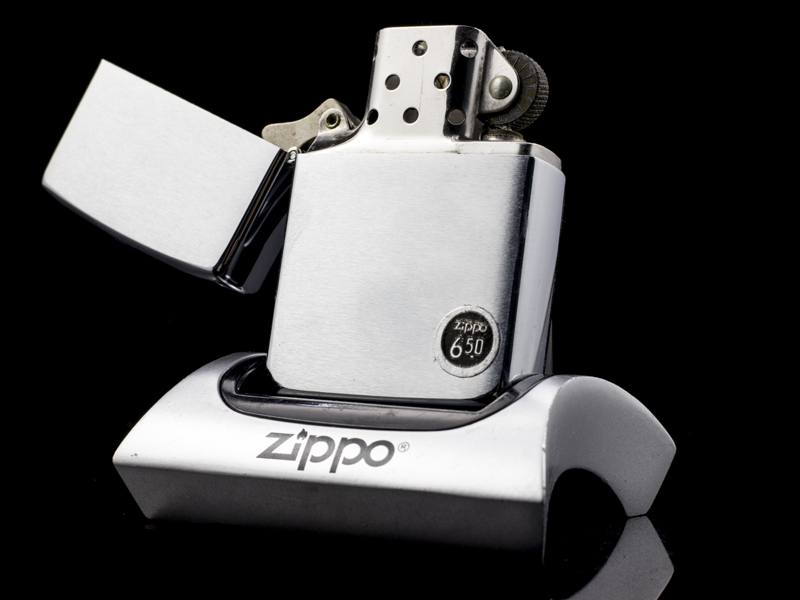 zippo-brushed-chrome-8-gach-1974-co