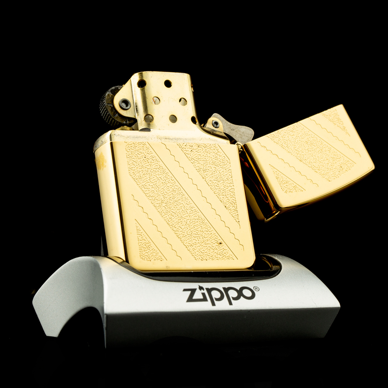 hot-quet-zippo-la-ma-ma-vang-22K-elegance-stripes-1991-VII