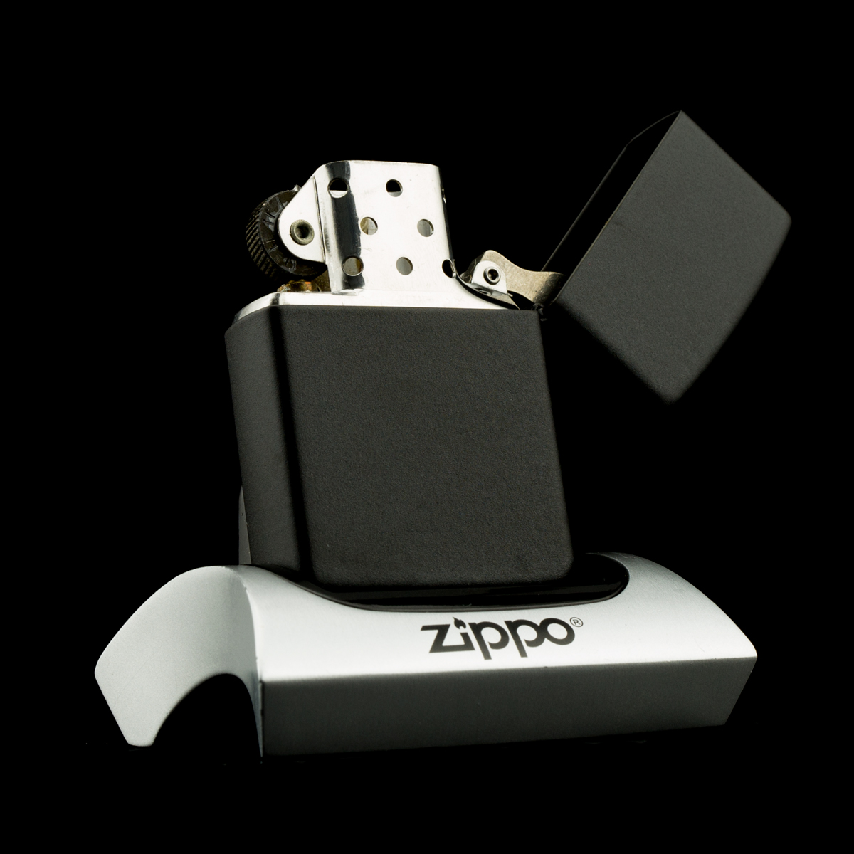 hot-quet-zippo-u-s-navy-officer-emblem-black-matte-1991-vii-huy-hieu-si-quan-hai-quan-hoa-ky