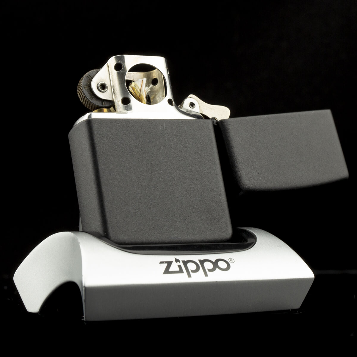 bat-lua-zippo-pipe-black-matte-1992-viii-tau-den-buong-dot-2-lo