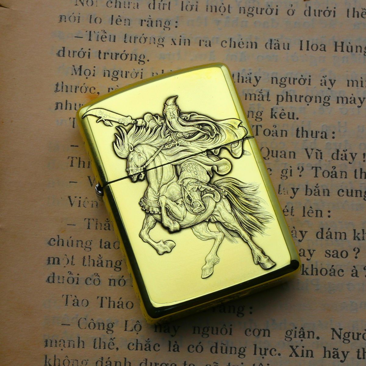 Zippo-quan-cong-hoa-thanh-dong-khoi-vo-day-hang-cao-cap-cuc-dep