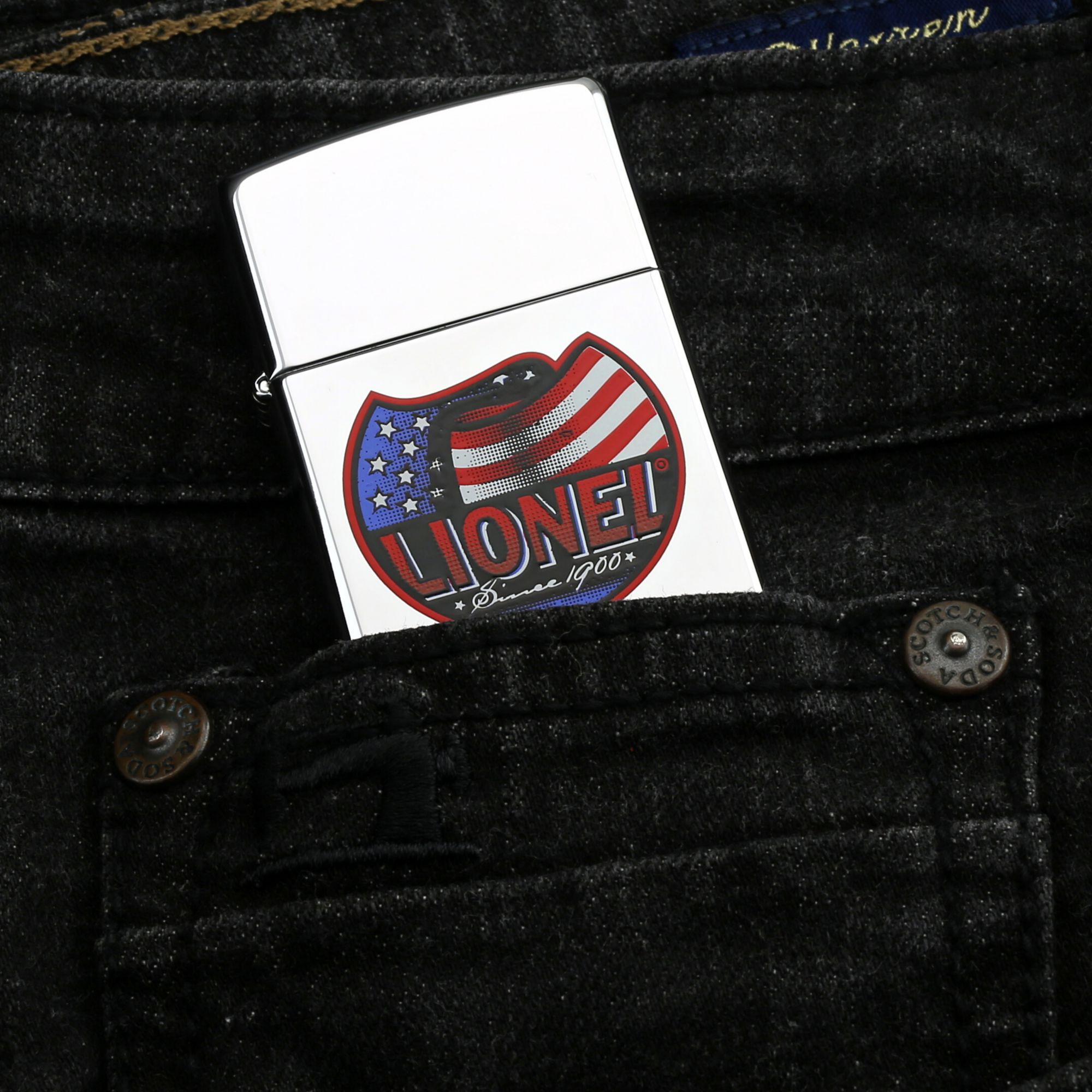 Zippo-LIONEL-Since-1900-XIII-la-co-nuoc-my-hoa-ky-tu-do-dan-toc-american-uu-dai-hap-dan