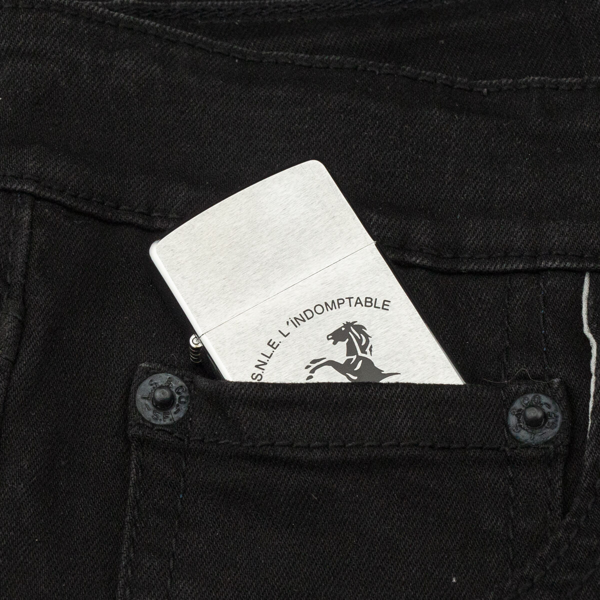 bat-lua-zippo-s-n-l-e-l-indomtable-vii-1991-tau-ngam-chien-dau-phap-hiem-hang-hong-mau-ham