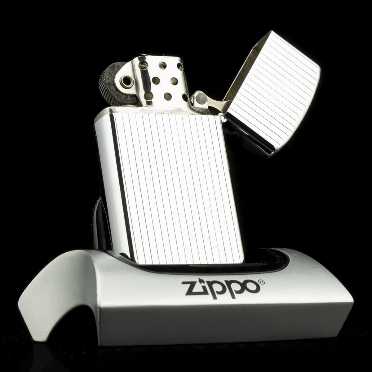 bat-lua-zippo-slim-floral-pattern-1962-hoa-van-zippo-dam