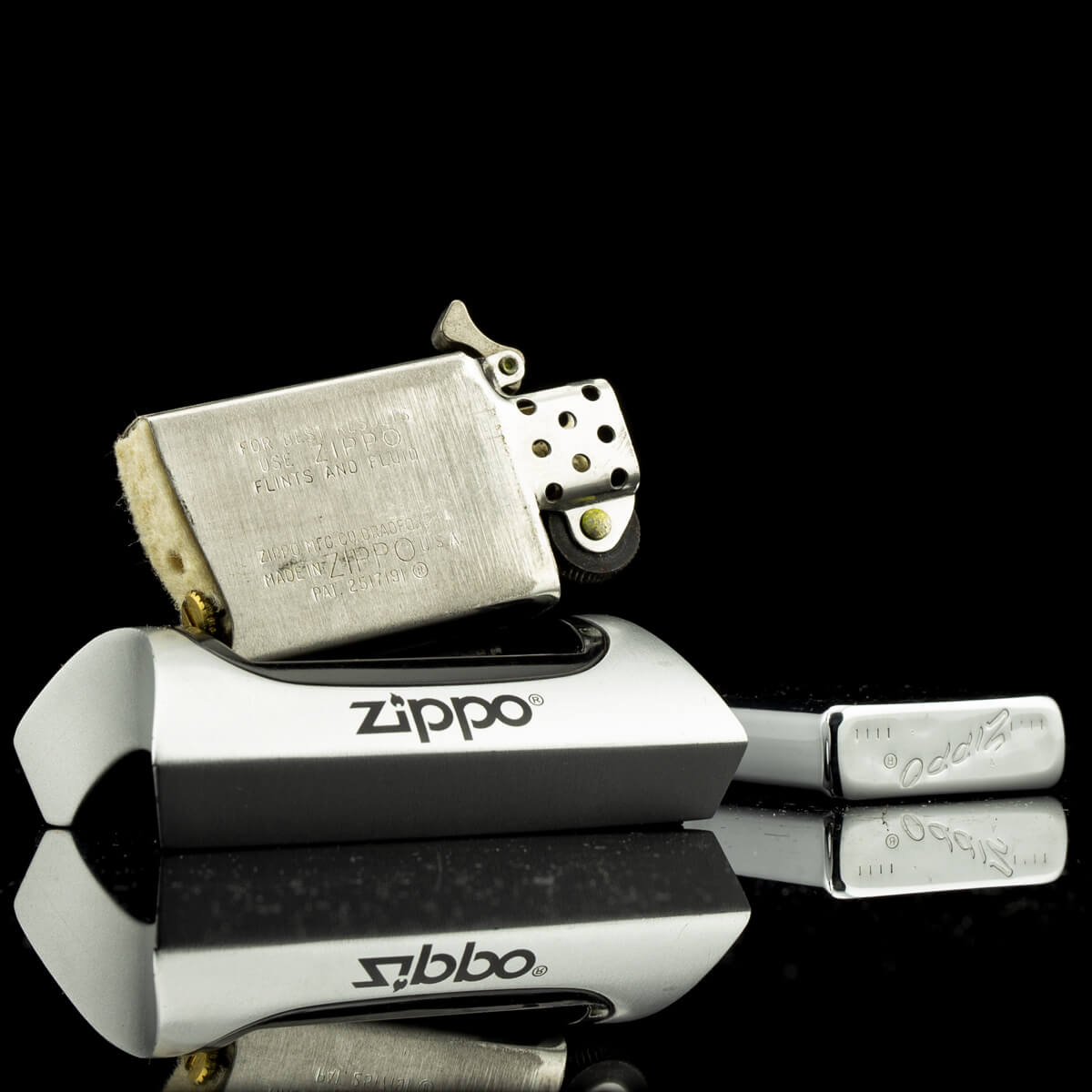 bat-lua-zippo-slim-striped-1966-8-gach-thang-soc-2-mat-zippo-loai-nho