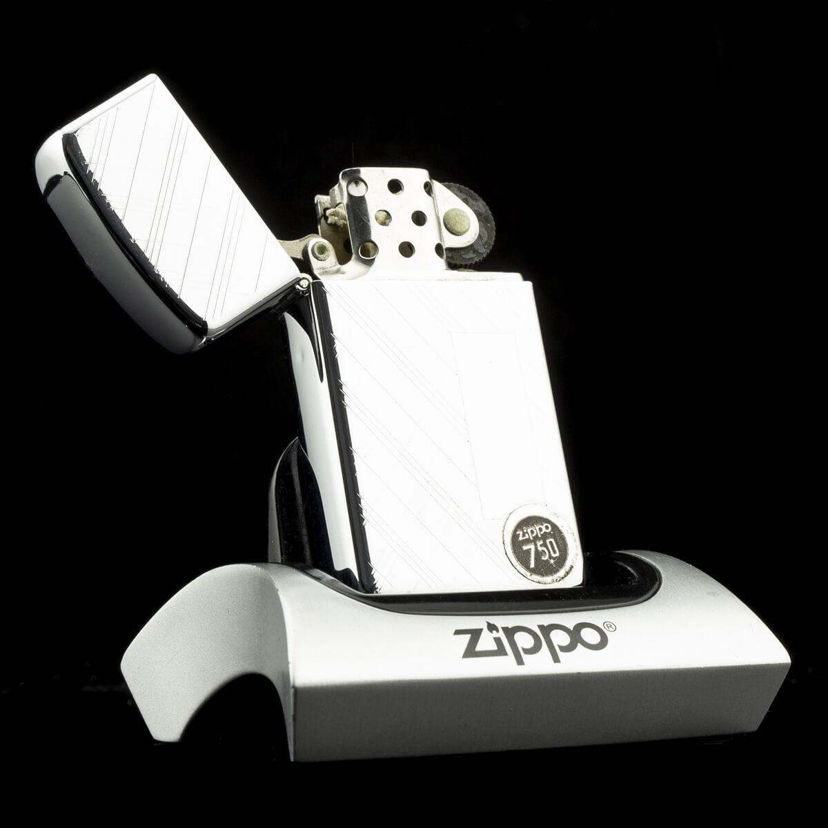 hot-quet-zippo-slim-striped-1980-soc-2-mat