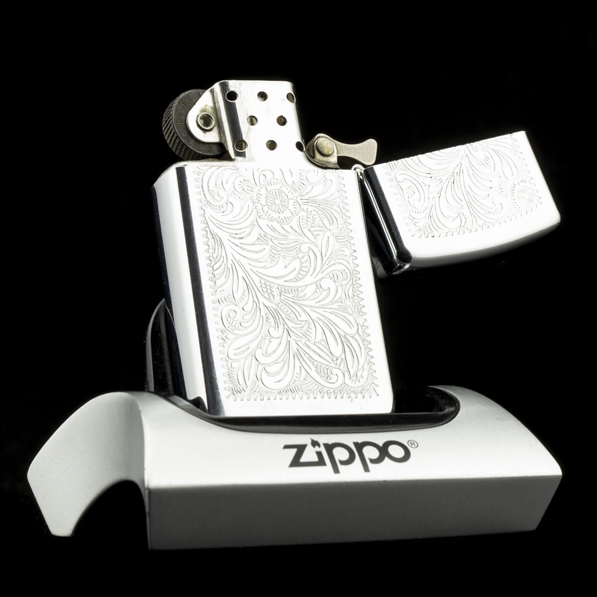 bat-lua-zippo-used-slim-venetian-chrome-1976-6-gach-xeo-da-su-dung-zippo-dam