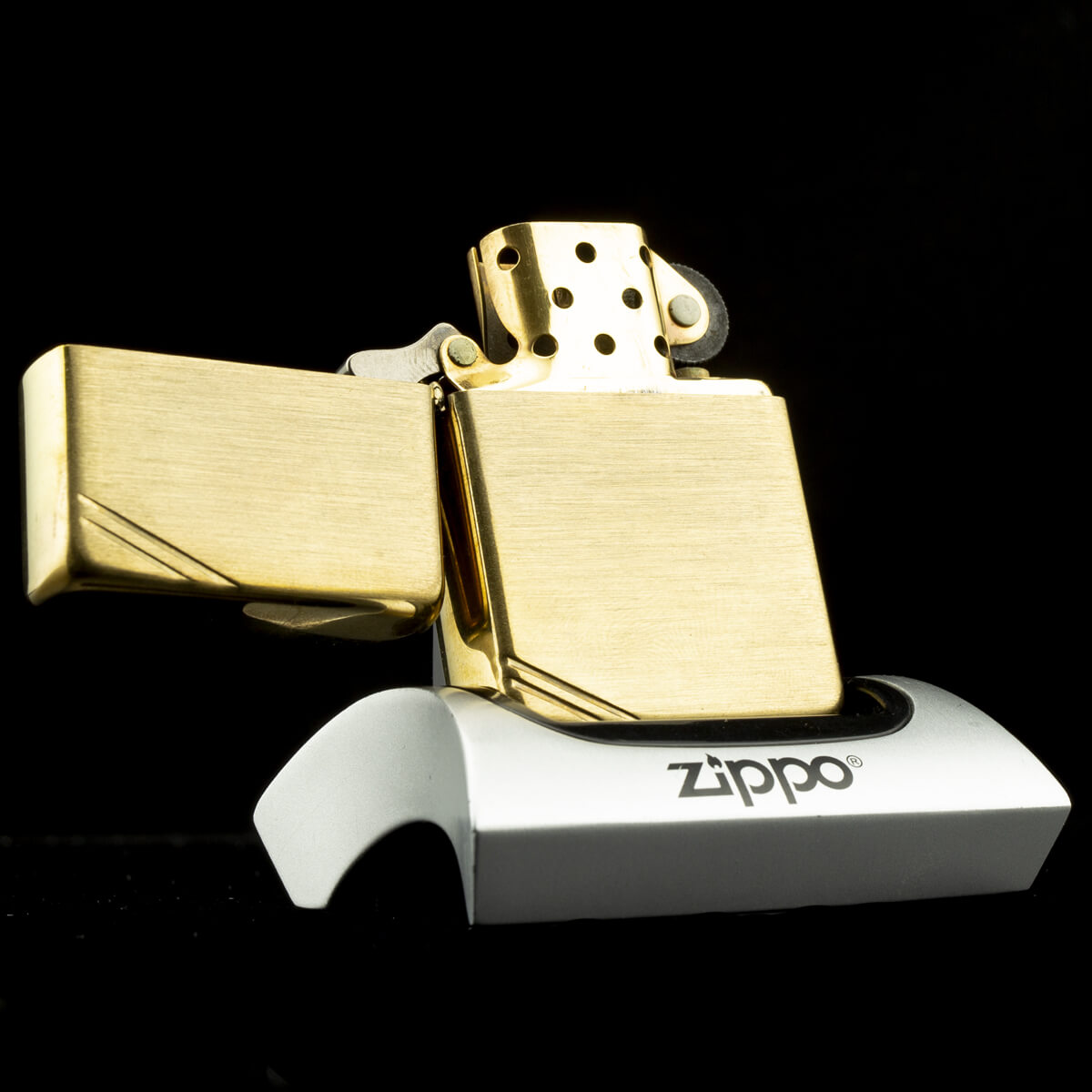 hot-quet-zippo-used-vntage-1937-brass-1985-i-mot-la-ma-da-su-dung-hiem