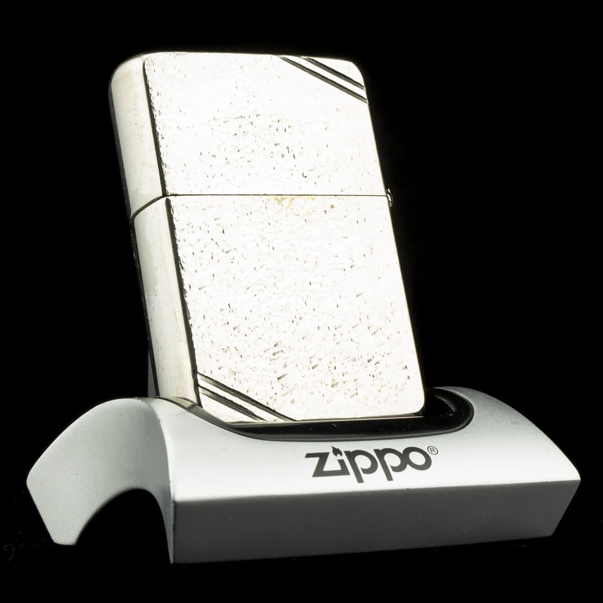 hop-quet-zippo-used-vintage-1937-hammered-1985-i-bua-go-da-qua-su-dung