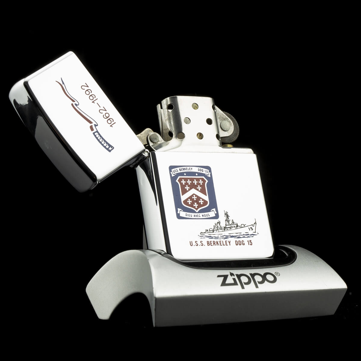 hot-quet-zippo-uss-berkeley-ddg-15-viii-1992-tau-chien-hiem