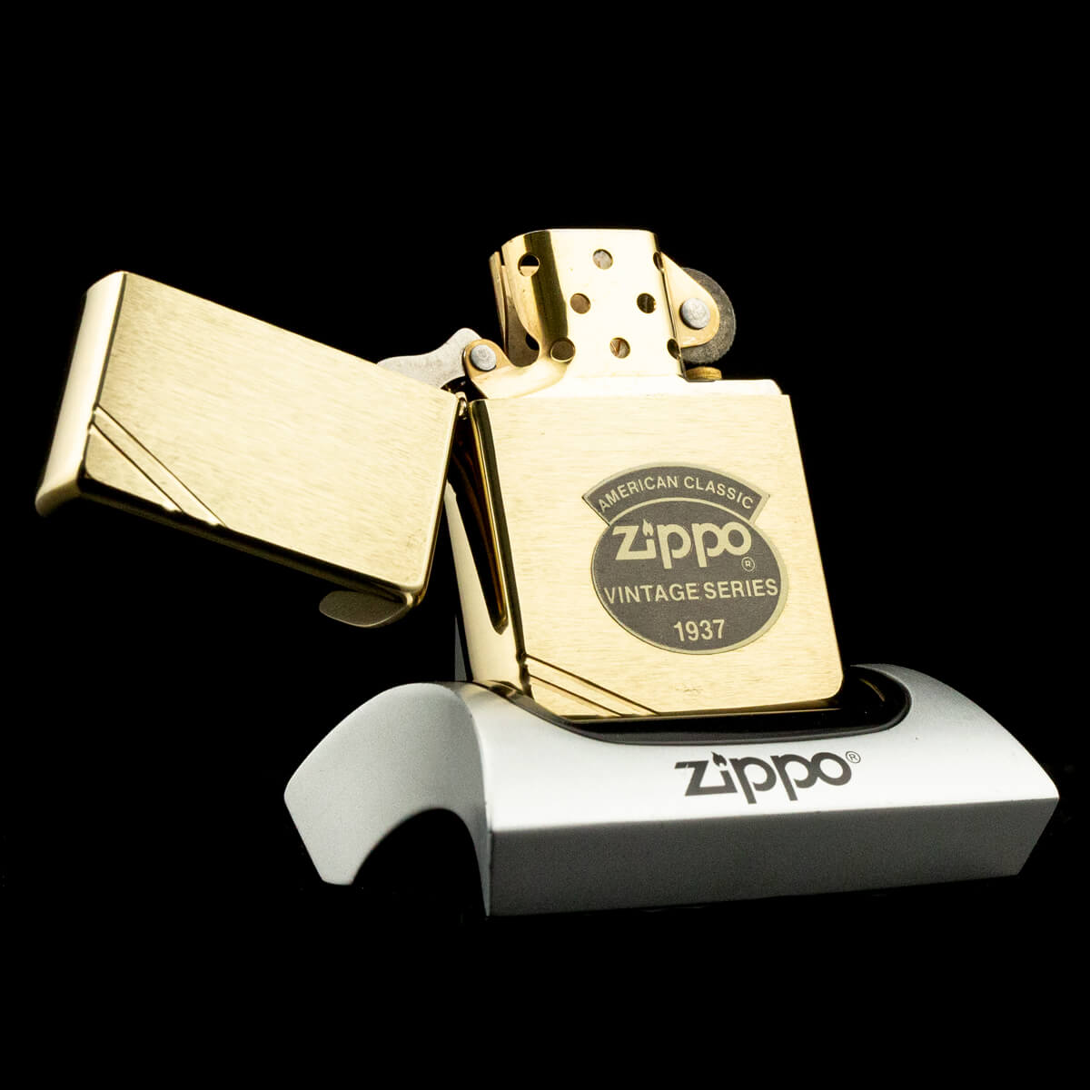 hot-quet-zippo-vintage-1937-brushed-brass-1992-viii-chat-goc-nham-dong-nguyen-khoi