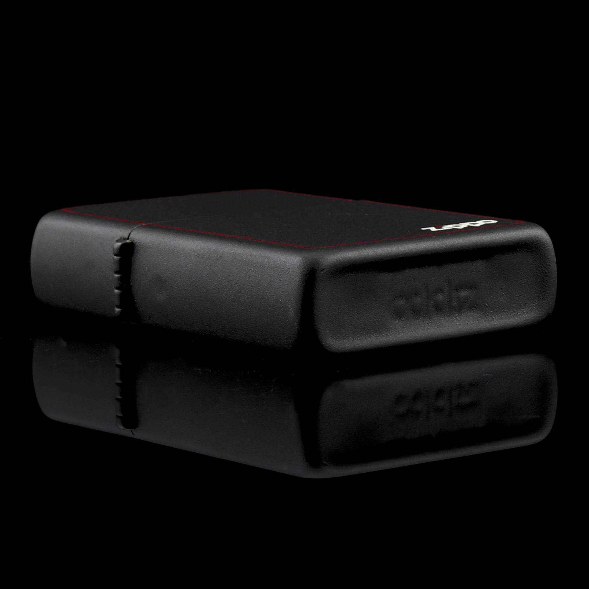 Zippo-LOGO-RED-LINE-MATTE-1988-do-de-son-tinh-dien-zippo-la-ma-co-dien-quan-tang-sep