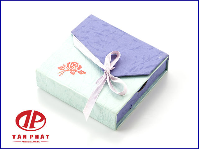 Hộp giấy đựng quà tặng trang sức