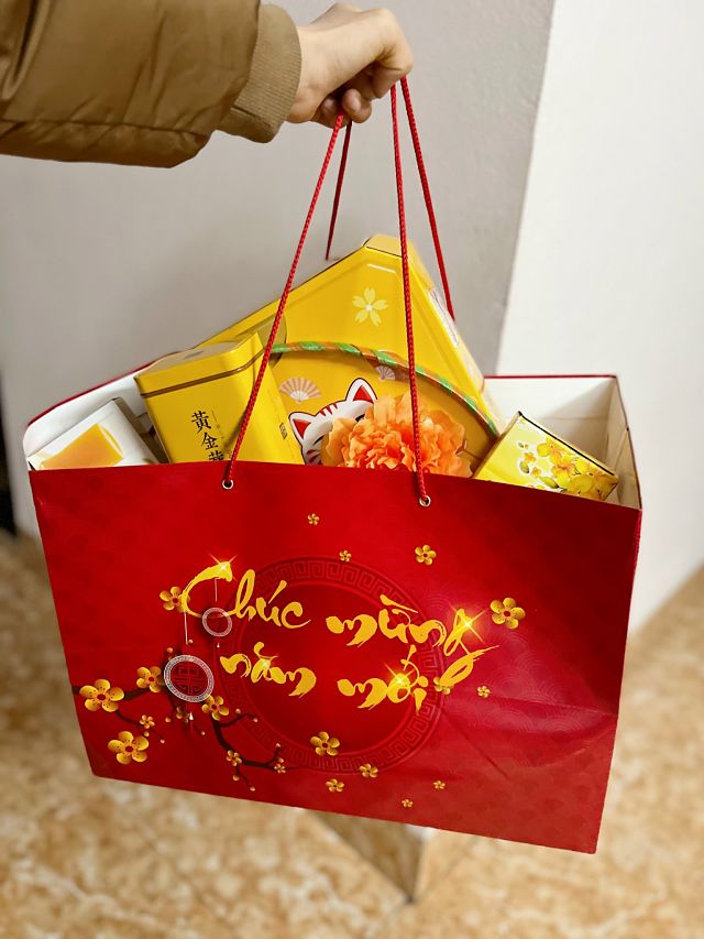 túi giấy đựng giỏ quà tết