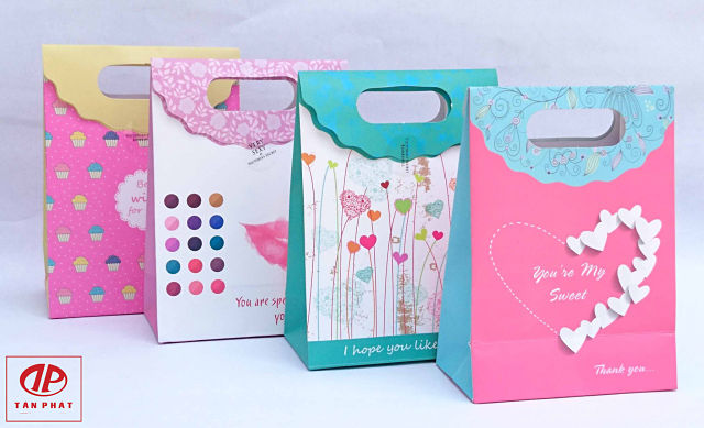 Túi giấy đựng quà tặng