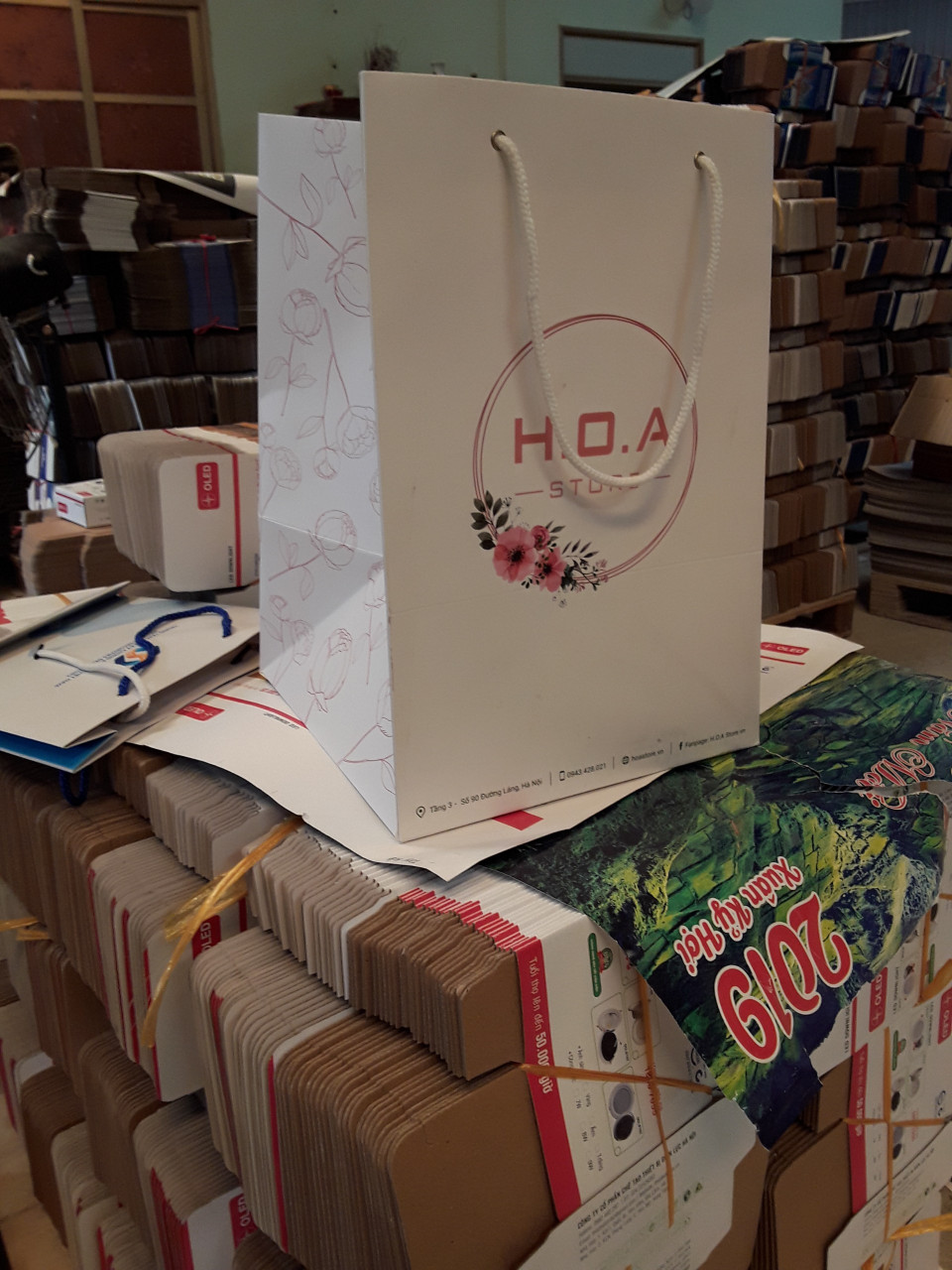 Túi giấy shop hoa đẹp