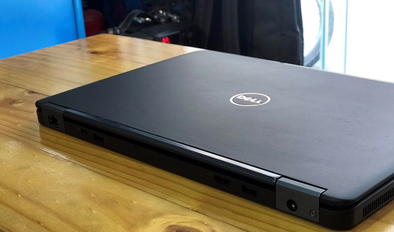 cổng kết nối mặt lưng Dell e7450