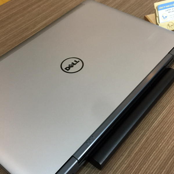 Dell e6540 i7 khiến bạn không còn phải lo lắng việc gãy hoặc lỏng lẻo bản lề