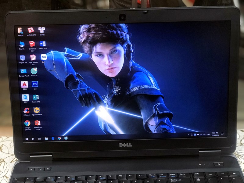 Dell m2800 cũ