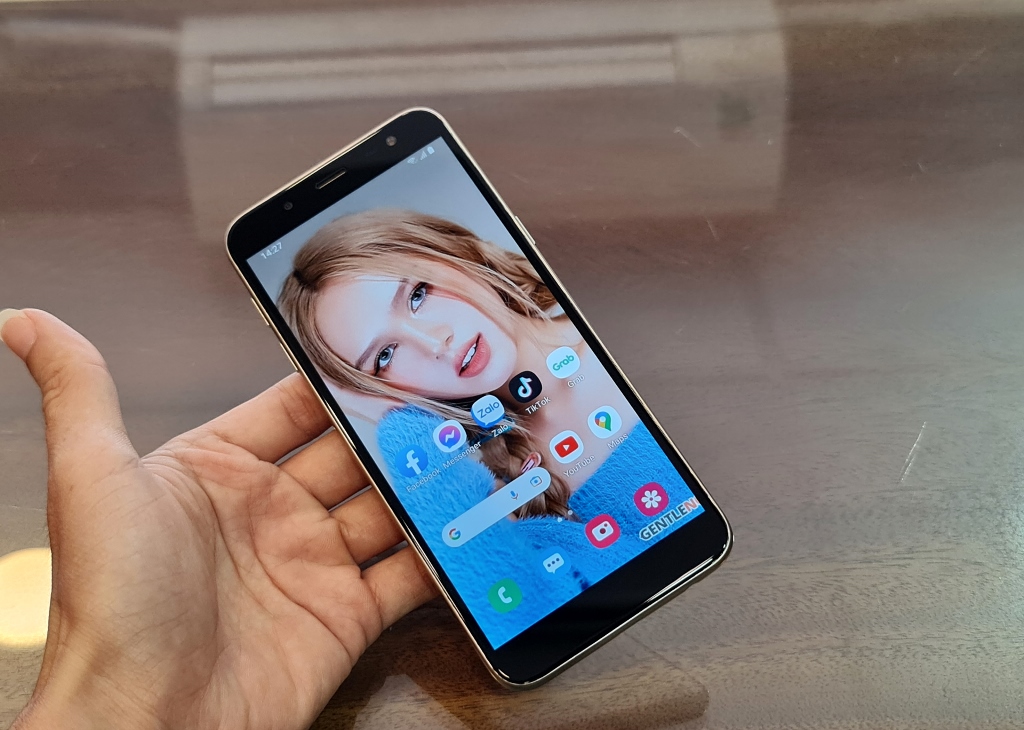 samsung j600 zin cũ giá rẻ tại shop Nguyên Linh