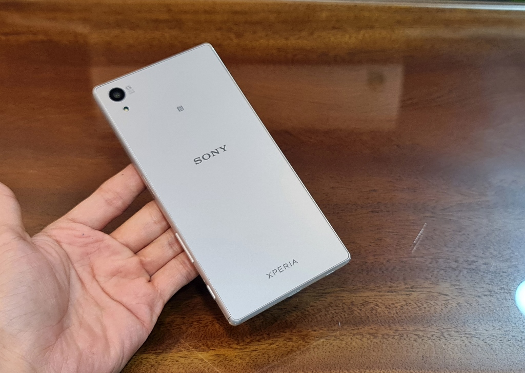 Sony Z5 docomo zin cũ giá rẻ được bán tại shop Nguyên Linh