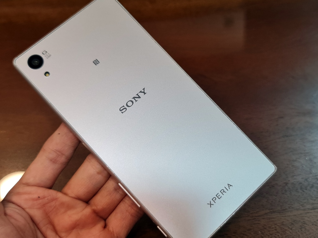 Sony Z5 docomo zin cũ giá rẻ được bán tại shop Nguyên Linh