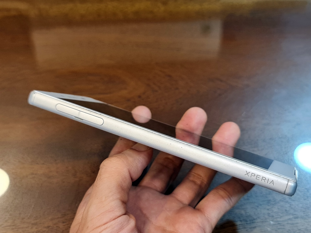 Sony Z5 docomo zin cũ giá rẻ được bán tại shop Nguyên Linh