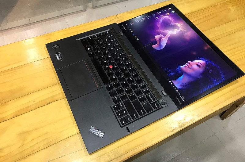 ngoại hình bên trong thinkpad x1 carbon gen 2