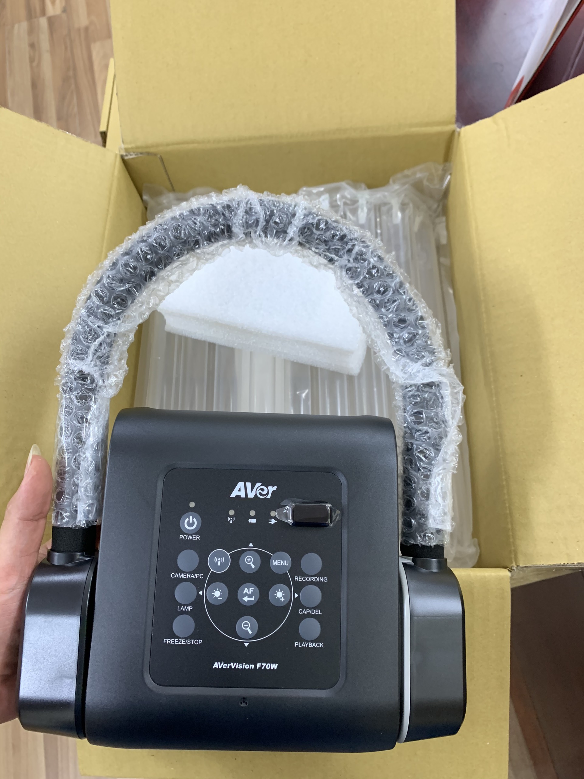 Máy chiếu vật thể AVer Vision F70W
