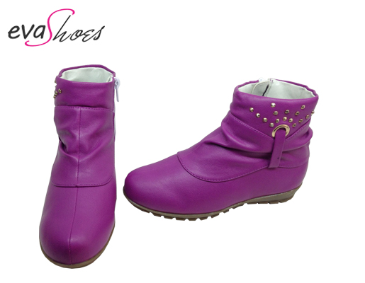 Bé yêu ấm áp cùng Boot xinh