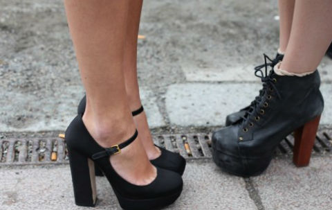 Sốt sình sịch với giày đế thô Block heels