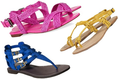 Nổi bật với sandal đế bệt màu sắc nhiệt đới