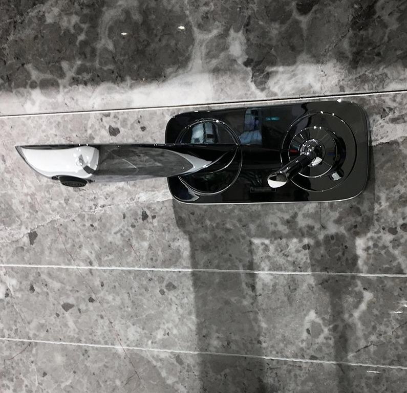 Vòi lavabo âm tường Hansgrohe