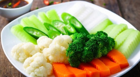 Bị đau dạ dày nên ăn thức ăn dễ tiêu hóa và giàu vitamin A,B,D,...