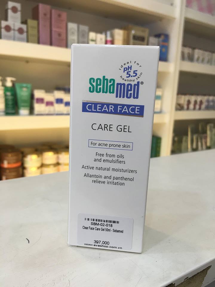 2.Nước hoa hồng cân bằng da, se khít lỗ chân lông Sebamed pH 5.5 Clear Face Deep Cleansing Facial Toner